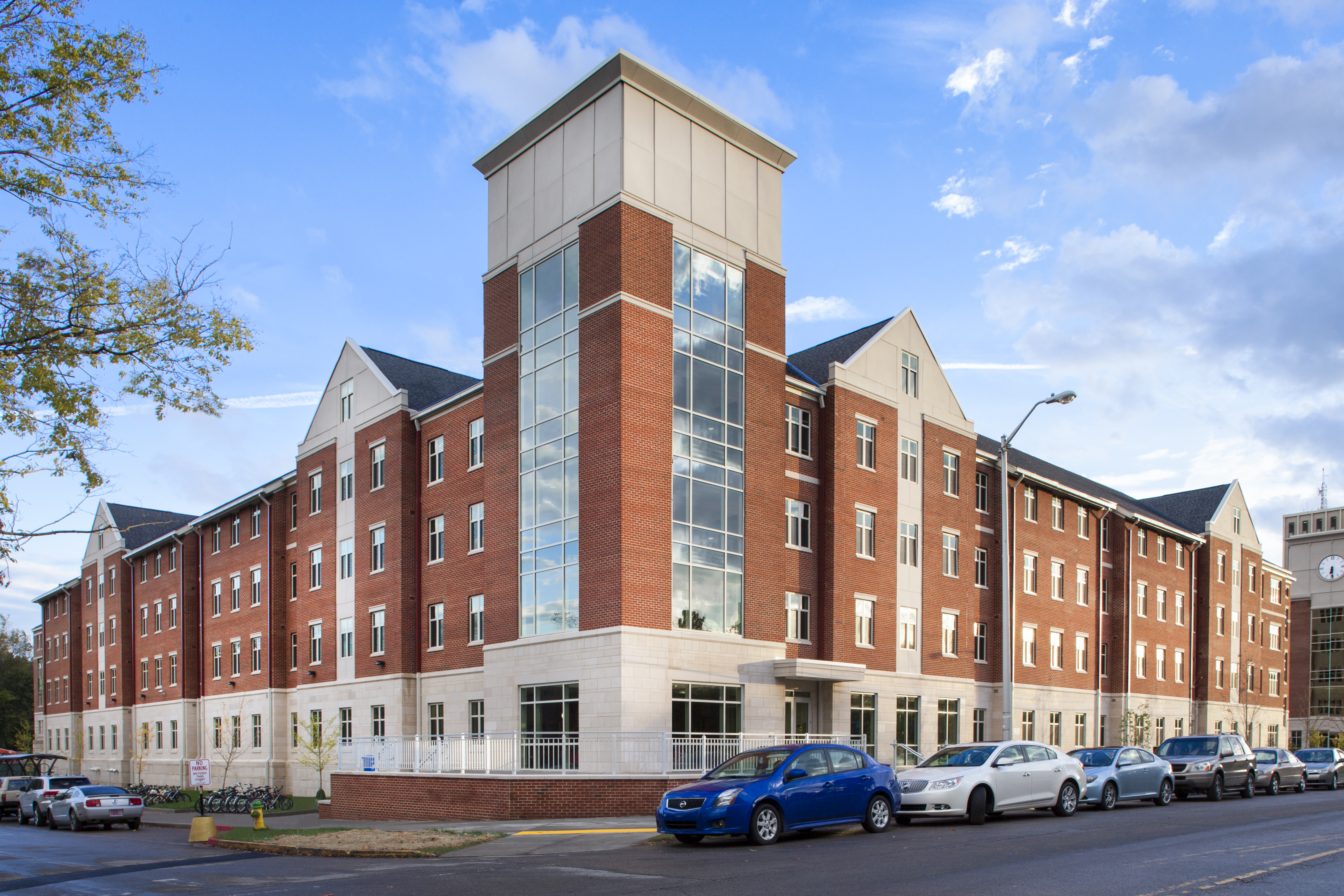 Woodland Glen II boosts a study tower that faces the central campus Library and offers breathtaking views into the heart of campus